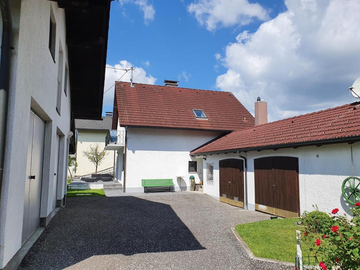 Bogi'S Ferienhaus - Pension Laakirchen Esterno foto