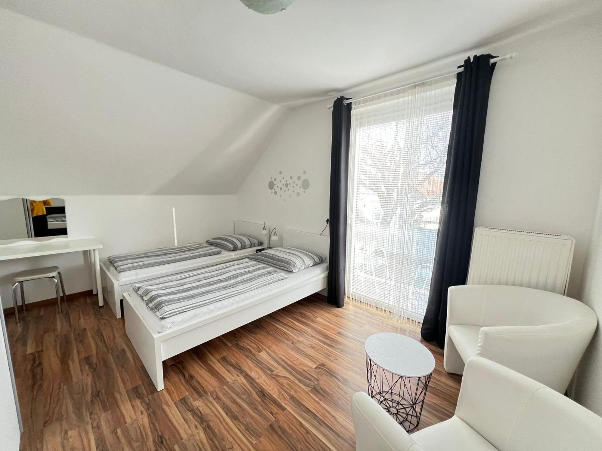 Bogi'S Ferienhaus - Pension Laakirchen Esterno foto
