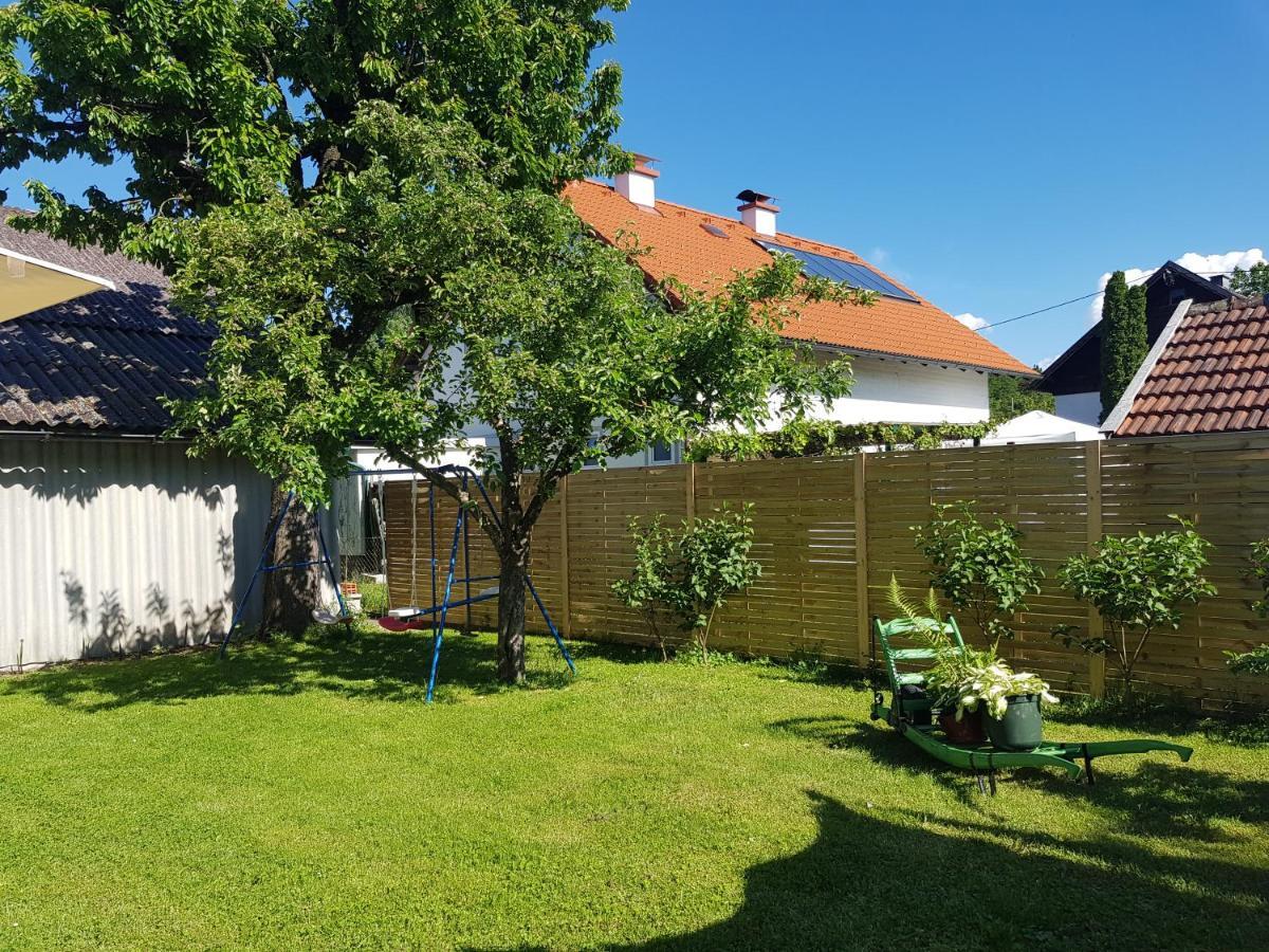 Bogi'S Ferienhaus - Pension Laakirchen Esterno foto